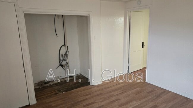 Building Photo - 309 N Florida St