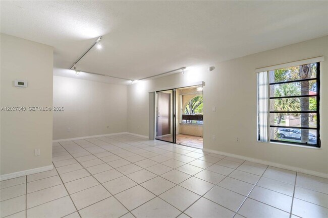 Building Photo - 9015 SW 125th Ave