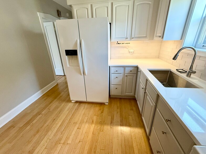 Updated Kitchen - 5336 W Dakin St