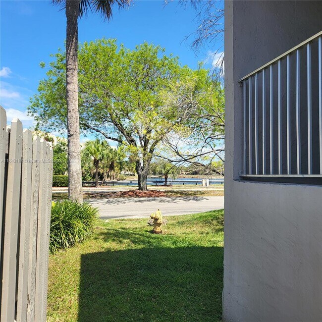 Building Photo - 7670 SW 152nd Ave