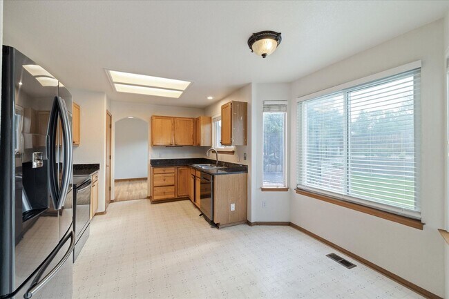 Building Photo - Gorgeous 5 Bedroom, 4 Bath Home on the Edge of Golden & Morrison – Prime Lakewood Location!