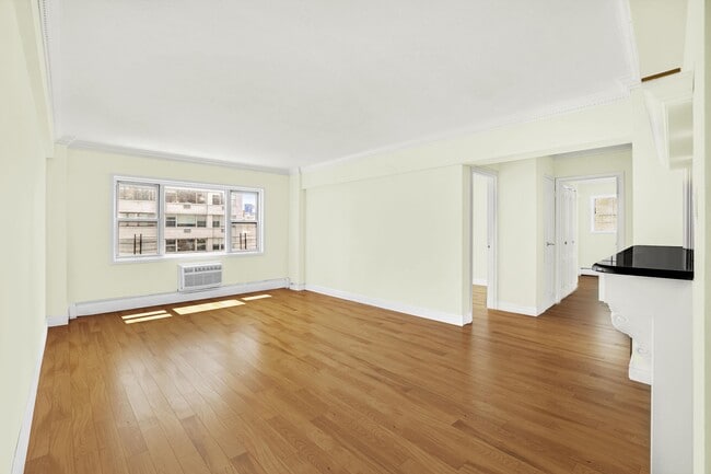 Building Photo - 40 Sutton Pl