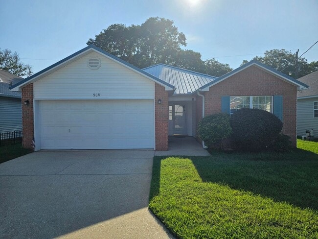 Building Photo - Solar All Electric home. 27 dollar electri...
