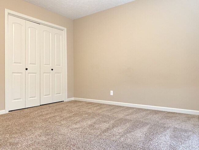 Building Photo - Beautiful & Nearly new SW Chalco area 4 bed Two Story