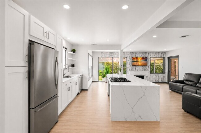 Building Photo - 6721 E La Marimba St