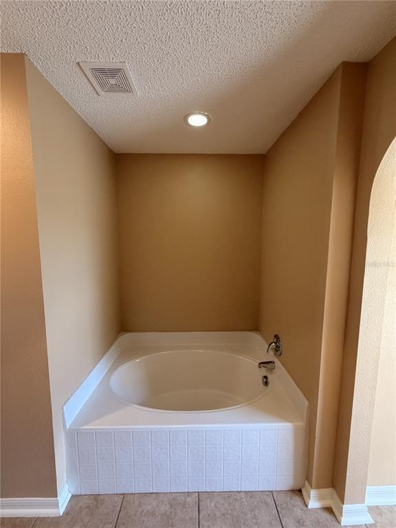 Building Photo - 4 Princess Geraldine Pl