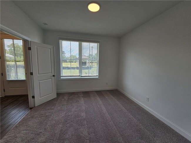 Building Photo - 500 Healy Dr
