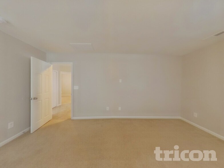 Building Photo - 1021 Skillbeck Rd