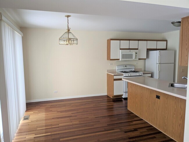 Building Photo - 692 Silk Oak Ln