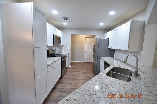Building Photo - 1455 Ridgelane Cir S