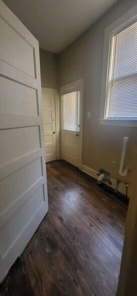 Building Photo - 41 S McLean Blvd