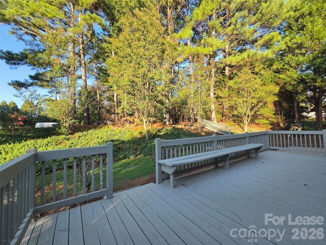 Building Photo - 112 Spring Grove Dr