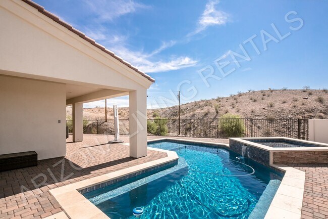 Building Photo - FURNISHED POOL HOME