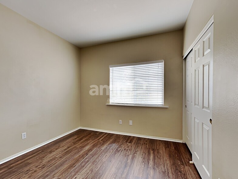 Building Photo - 9034 Dulcimer Ln