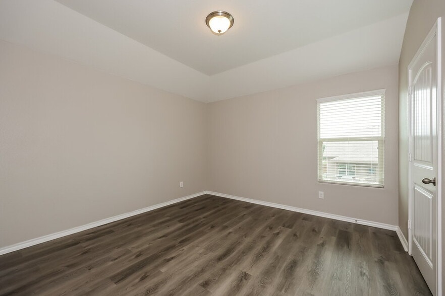 Building Photo - 6328 Spokane Dr