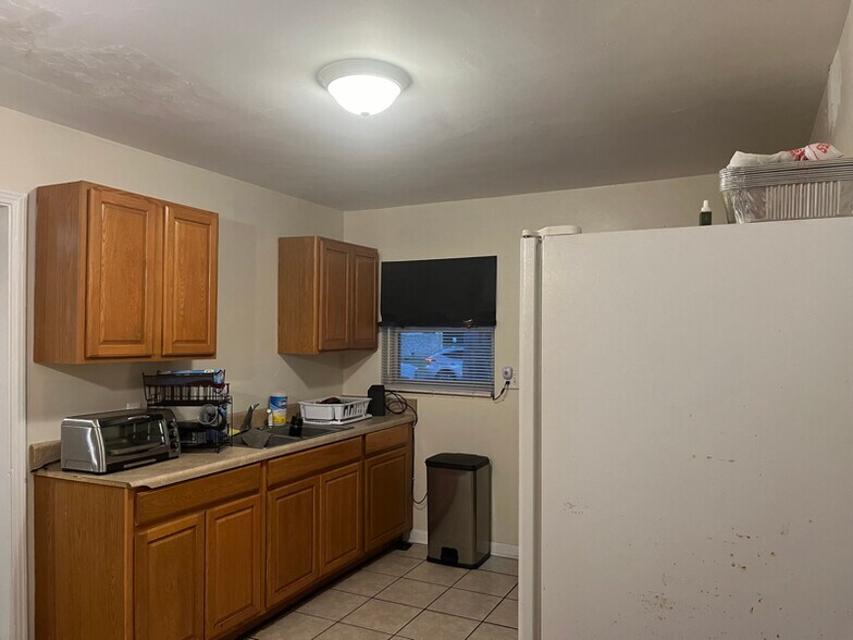 Building Photo - 4586 Park St