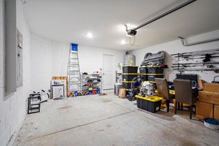 Building Photo - Like New Townhome in Heritage Oaks!