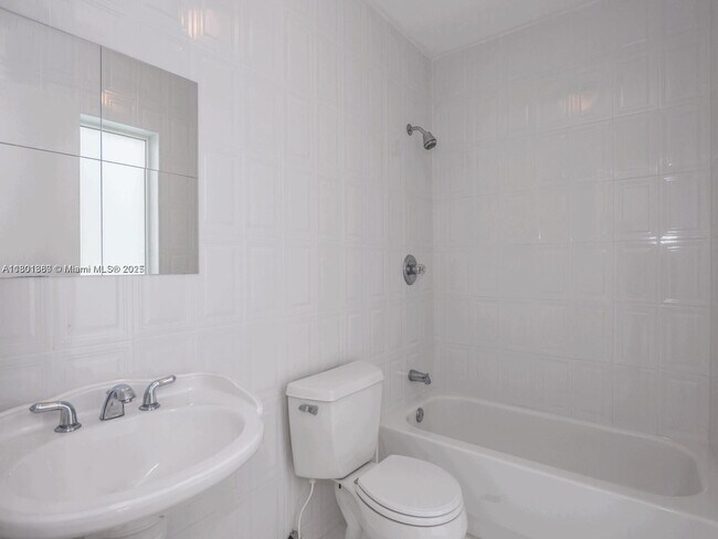 Building Photo - 4000 Alhambra Cir