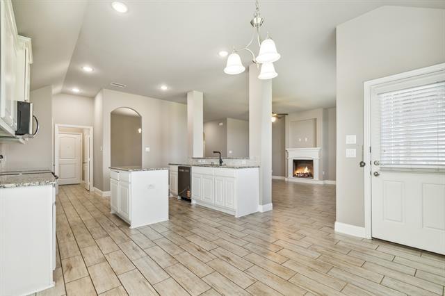 Building Photo - 410 Oleander Dr