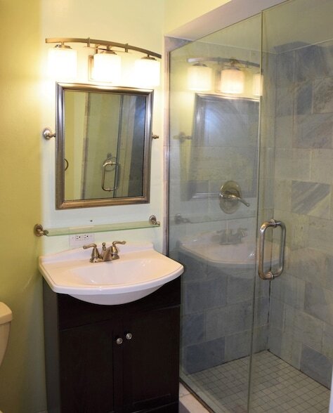 Building Photo - 4215 N Sheridan Rd