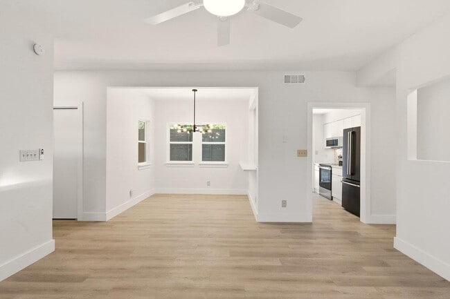 Building Photo - 814 W Mary St