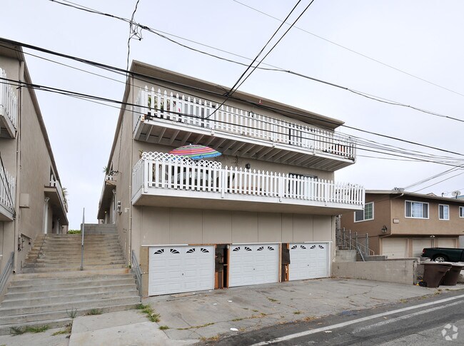 Building Photo - 34106-34112 Amber Lantern St
