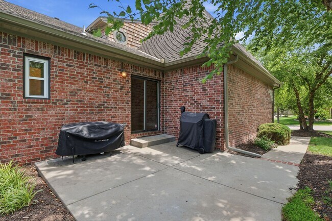 Building Photo - {10500} Luxury Living in Mills Crossing Estates +  Spacious Floorplan with Designer Finishes
