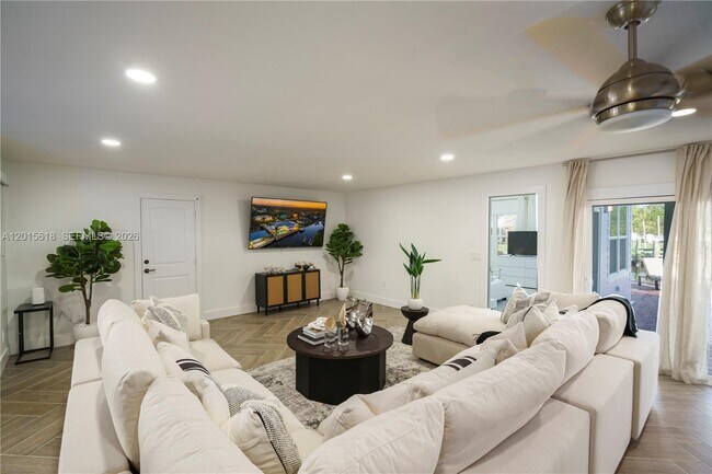 Building Photo - 474 Peninsula Dr