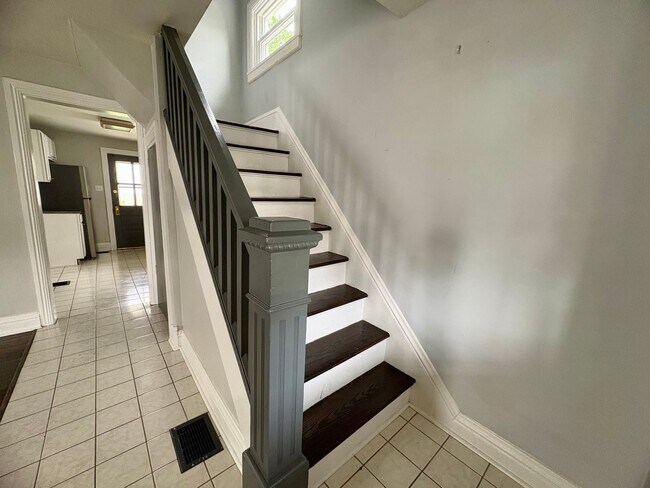 Building Photo - 3 Bedroom House Available in Hershey!