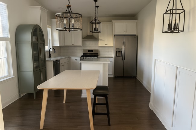 Building Photo - 1913 Covington Dr