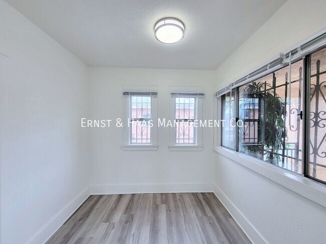 Building Photo - Charming 1+ Bedroom California Bungalow home!