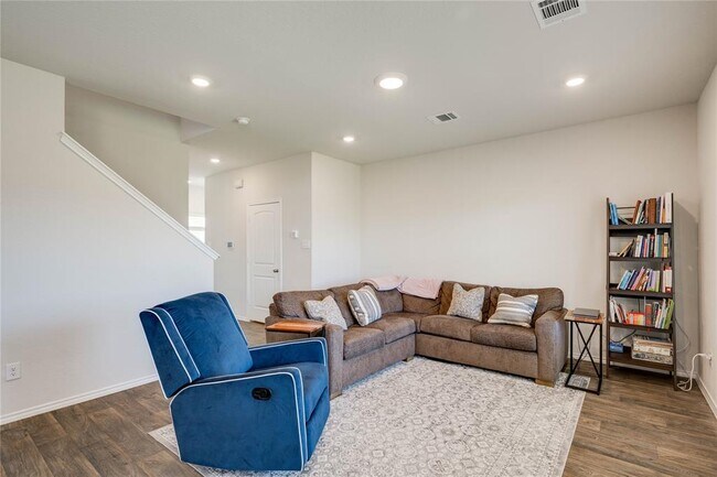 Building Photo - 216 Skipping Stone Ln