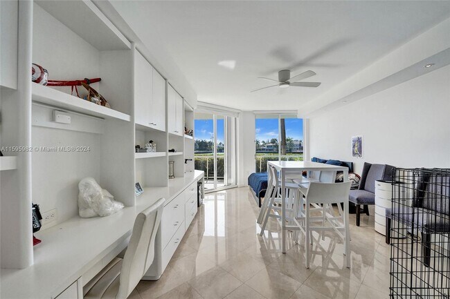 Building Photo - 3801 NE 207th St