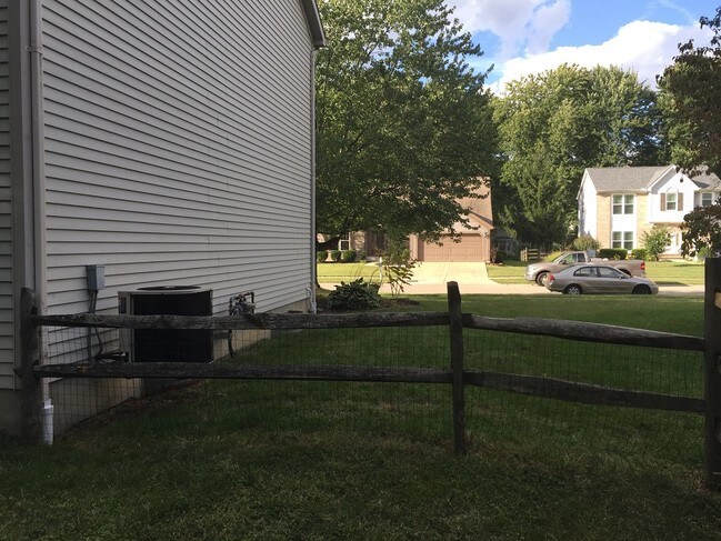 left side fence - 1343 Sprucewood Ct