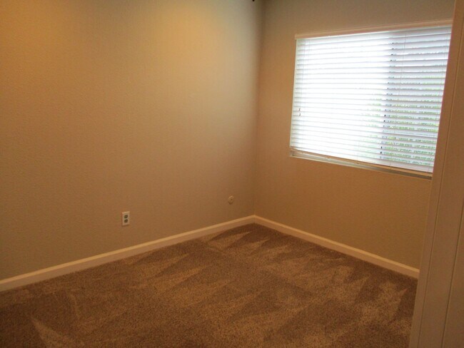 Building Photo - Desirable Santee 4 Bedroom Home!