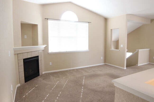 Building Photo - 2107 Grays Peak Dr