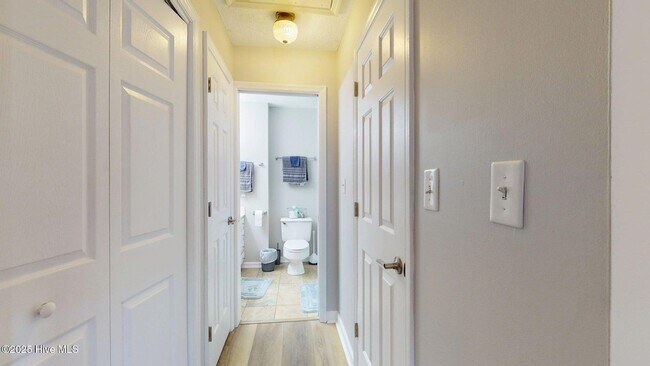 Building Photo - 704 Dover St