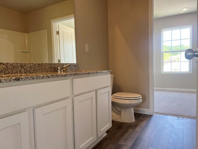 Building Photo - Wonderful Home in The Highlands