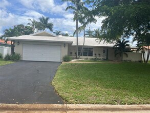 Building Photo - 10734 NW 17th Manor