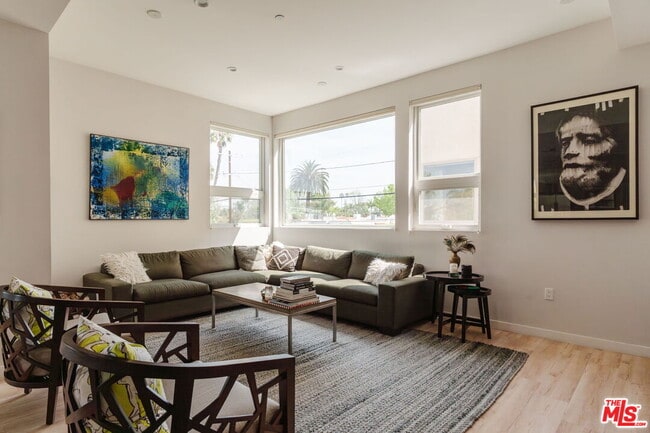 Building Photo - 6072 Pickford St