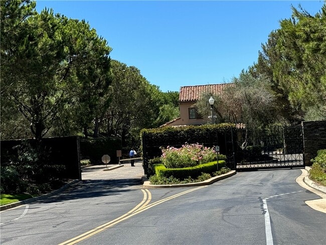 Building Photo - 19 Vernon