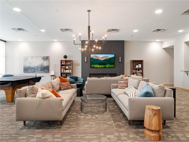 Building Photo - 740 Portland Ave