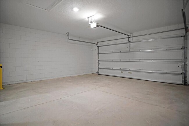 Building Photo - 2906 Lavanda Dr