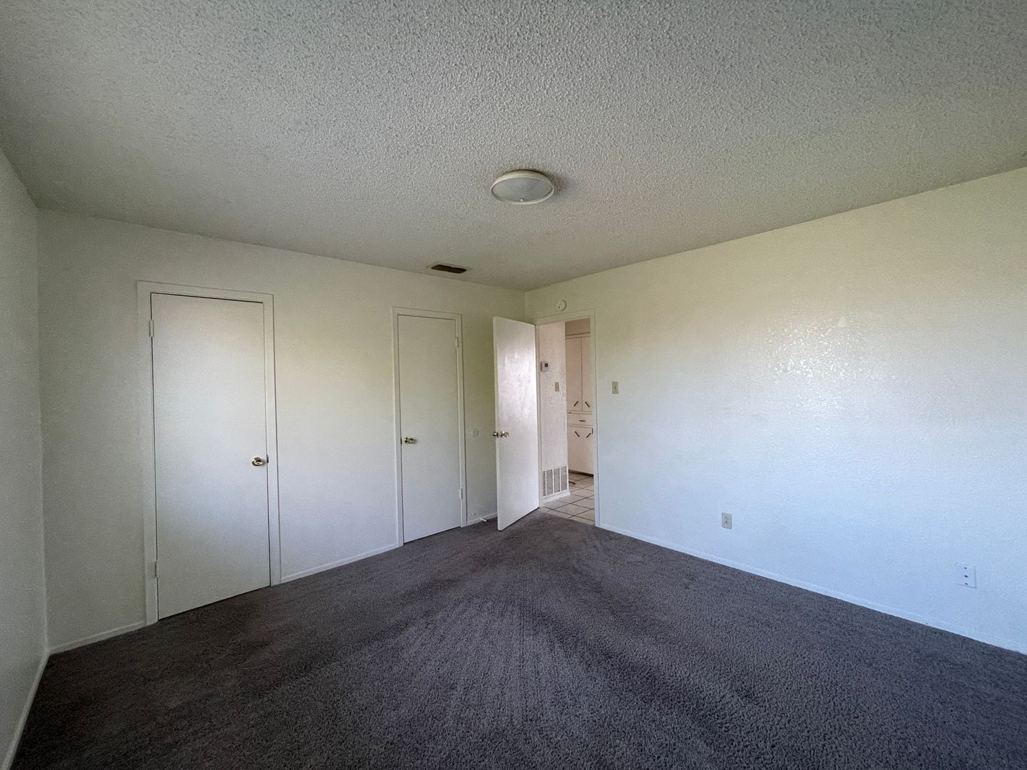 Building Photo - 1106 Eastside Dr