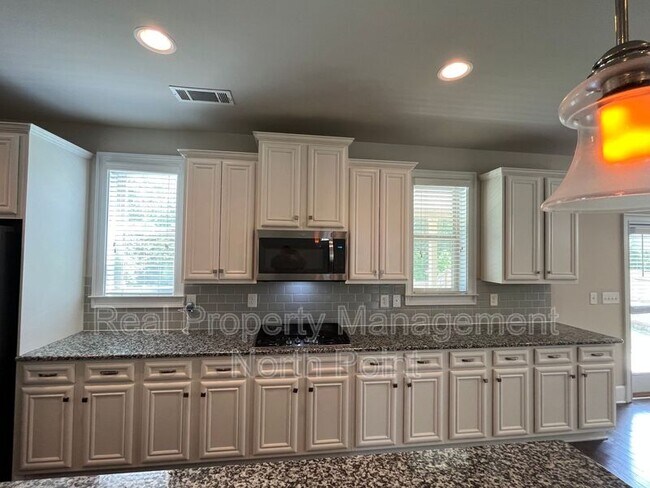 Building Photo - 184 Gray Trl