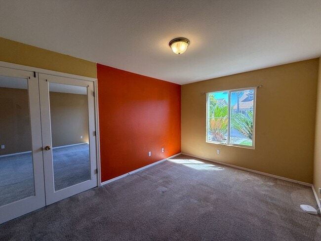 Building Photo - Spacious Single Story 4 Bedroom, 2 Bathroo...
