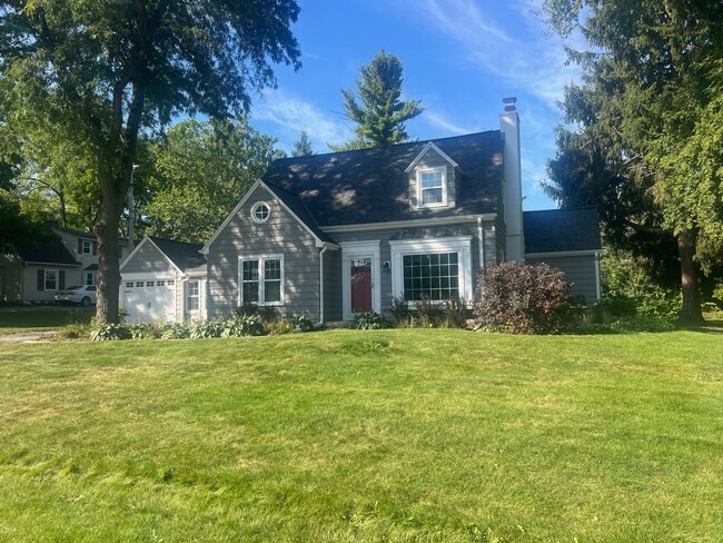 Building Photo - 645 Hi View Ct