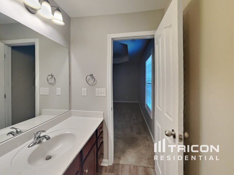 Building Photo - 2712 Arthurs Ct