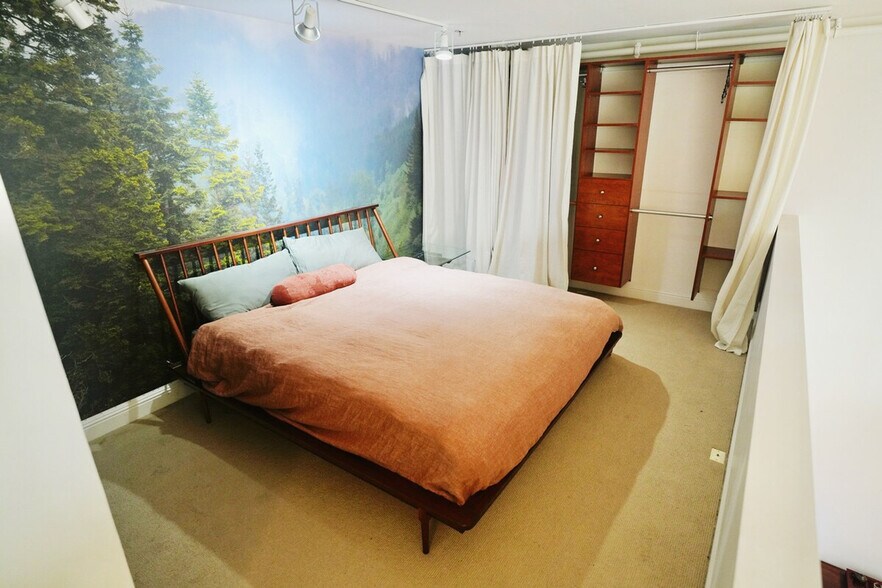 Building Photo - 670 5th St