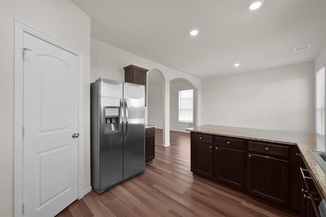 Building Photo - 20259 Creekdale Bend Dr